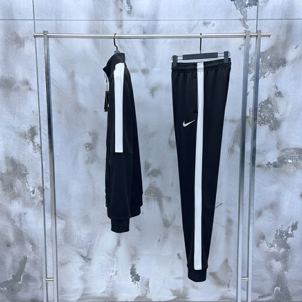 TRENERKE NIKE LIKRA